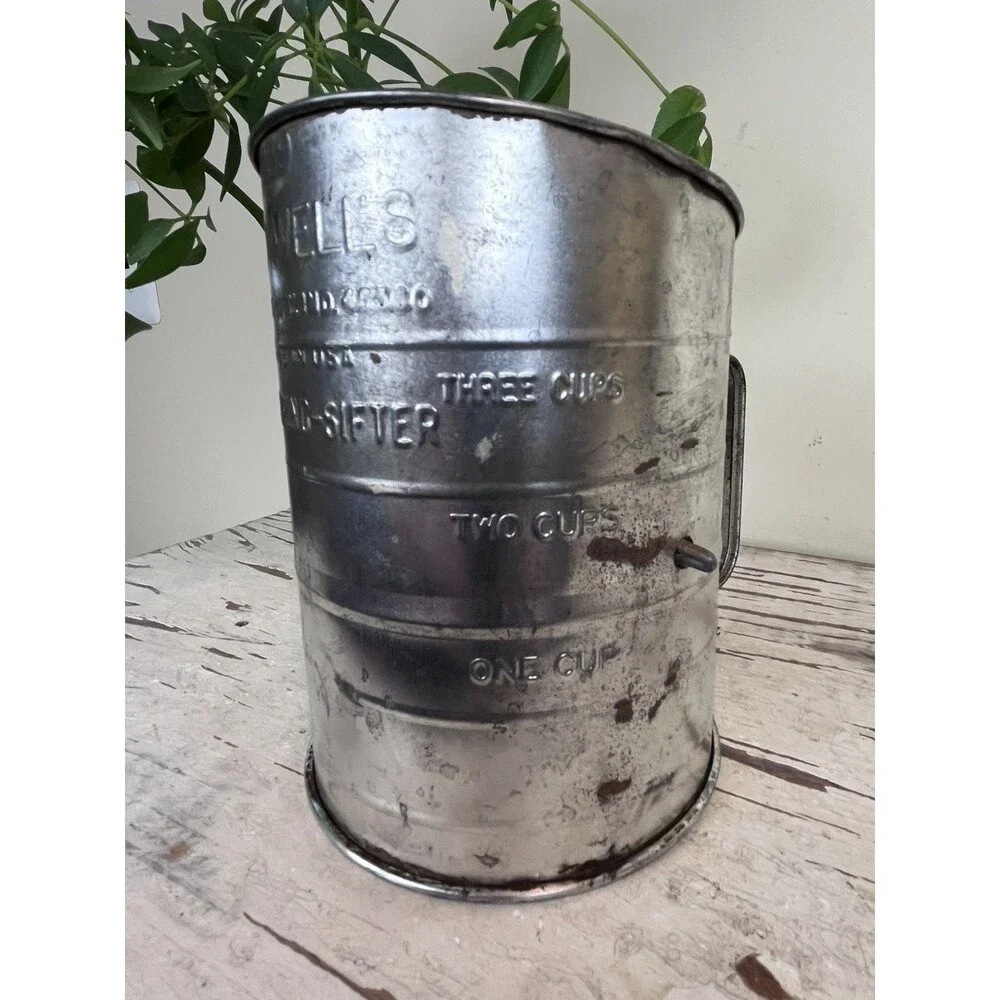 Vintage Bromwell’s 5 Cup Flour Sifter Hand Crank Metal Measuring Sifter USA